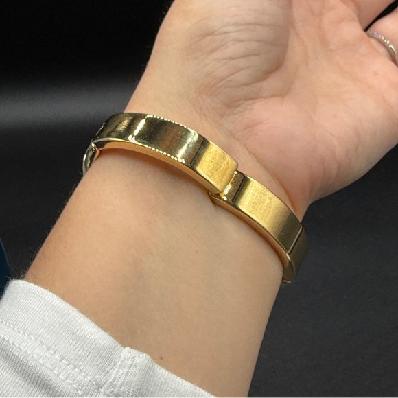 Vintage Avon Bold Cuff Black with Gold-Trimmed Wristwatch - Working - Picture 11 of 17